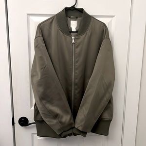 Unisex muted dark green bomber jacket from H&M in size L.